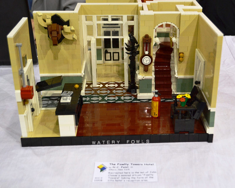 fawlty-towers-lego-4