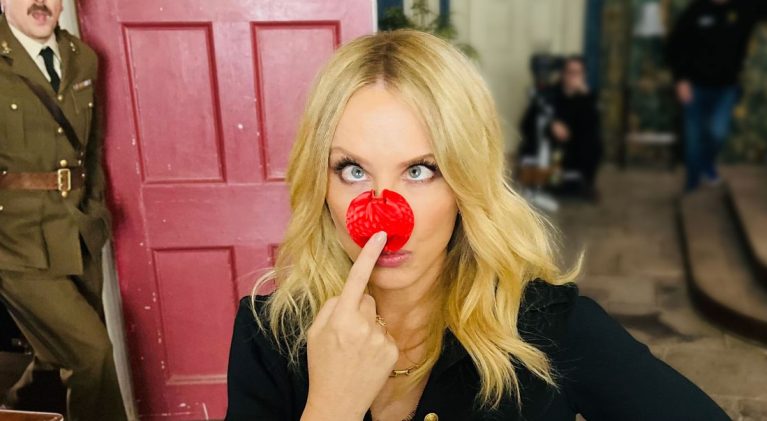 Flash! Kylie Minogue can see ghosts — ‘Red Nose Day 2023’